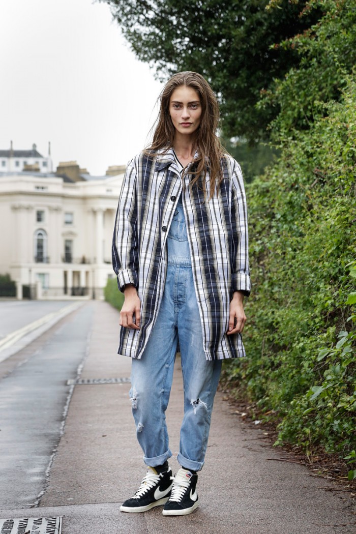 HOW TO WEAR OVERALLS: 10 STREET STYLE TIPS for THE ULTIMATE FASHION STATEMENT 3