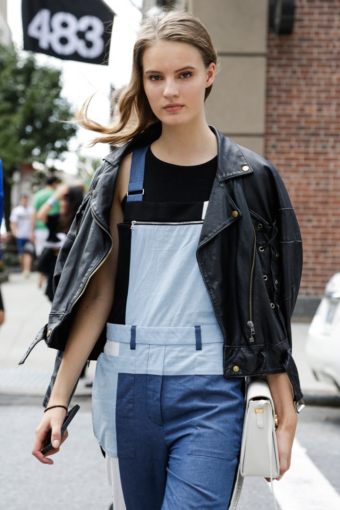 HOW TO WEAR OVERALLS: 10 STREET STYLE TIPS for THE ULTIMATE FASHION STATEMENT 5