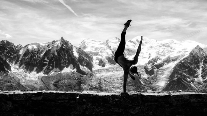 Ballerina Strikes Incredible Poses On Mountain 7