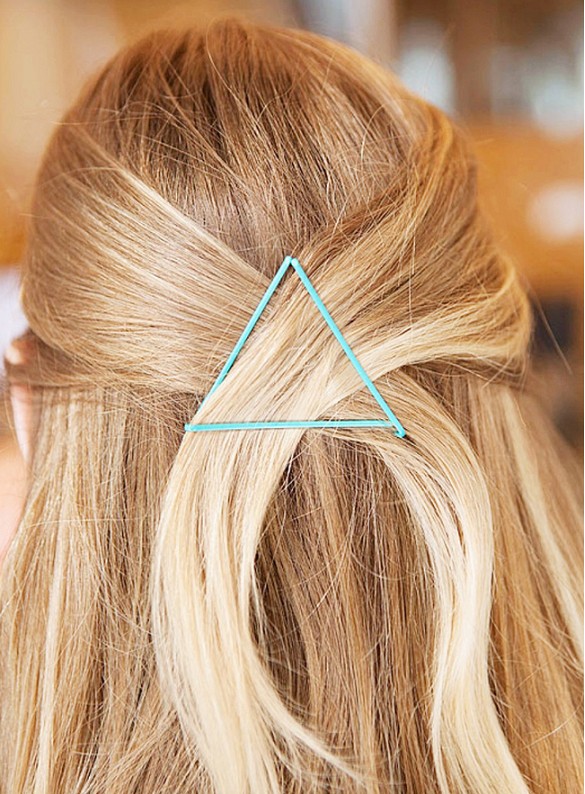 7 Monday Morning Hairstyles That You Can Do in Under 5 Minutes 3