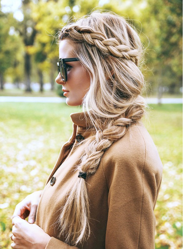 7 Monday Morning Hairstyles That You Can Do in Under 5 Minutes 4
