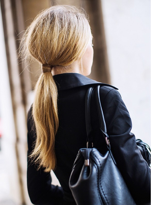 7 Monday Morning Hairstyles That You Can Do in Under 5 Minutes 7