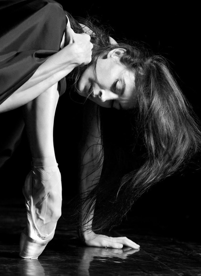 巴黎歌劇院首席芭蕾舞者Marie-Agnès Gillot 出鏡《Crash》雜誌 3