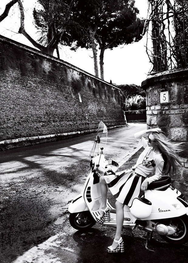 Amanda Seyfried for Vogue by Mario Testino 9