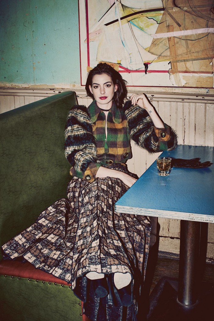 Anne Hathaway Is Our Kind Of Cool Girl 15