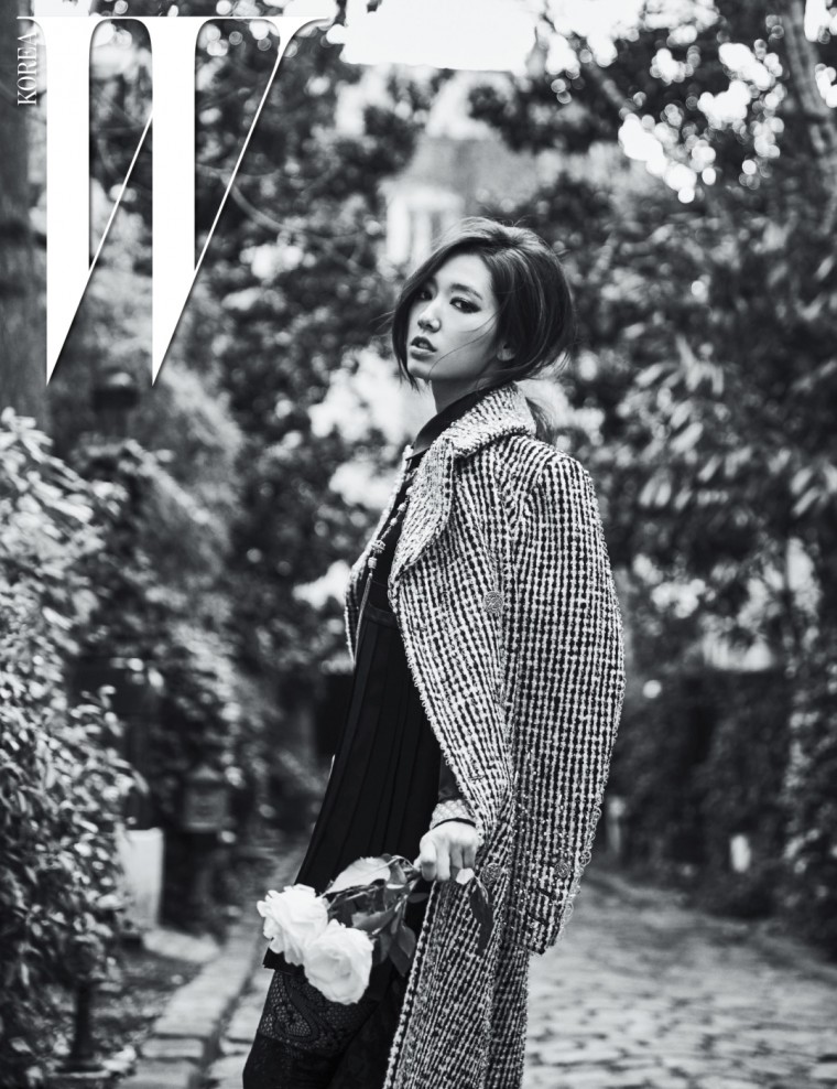 朴信惠身穿 Chanel 工坊系列，為《W Korea》雜誌展現巴黎女人風情 10