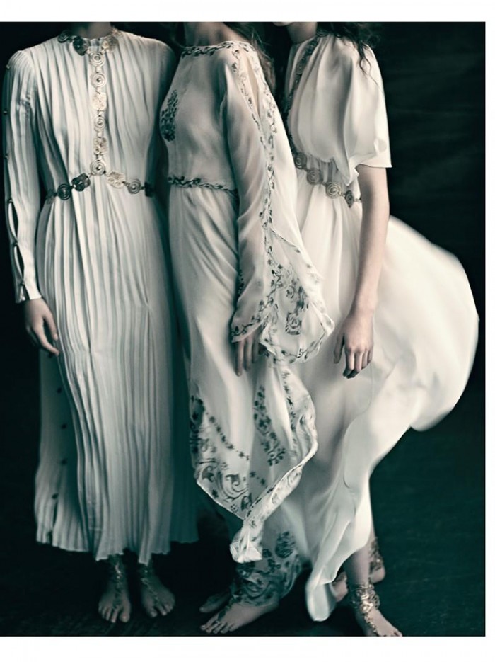 É Alta Moda - Valentino' by Paolo Roversi for Vogue Italia 2