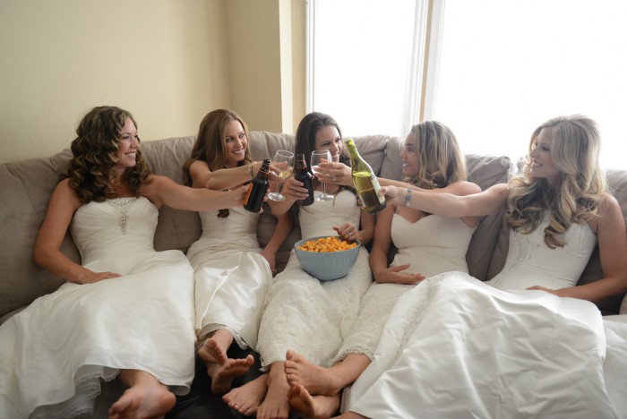 This Sister Wedding Dress Shoot Is the Cutest Idea Ever 4