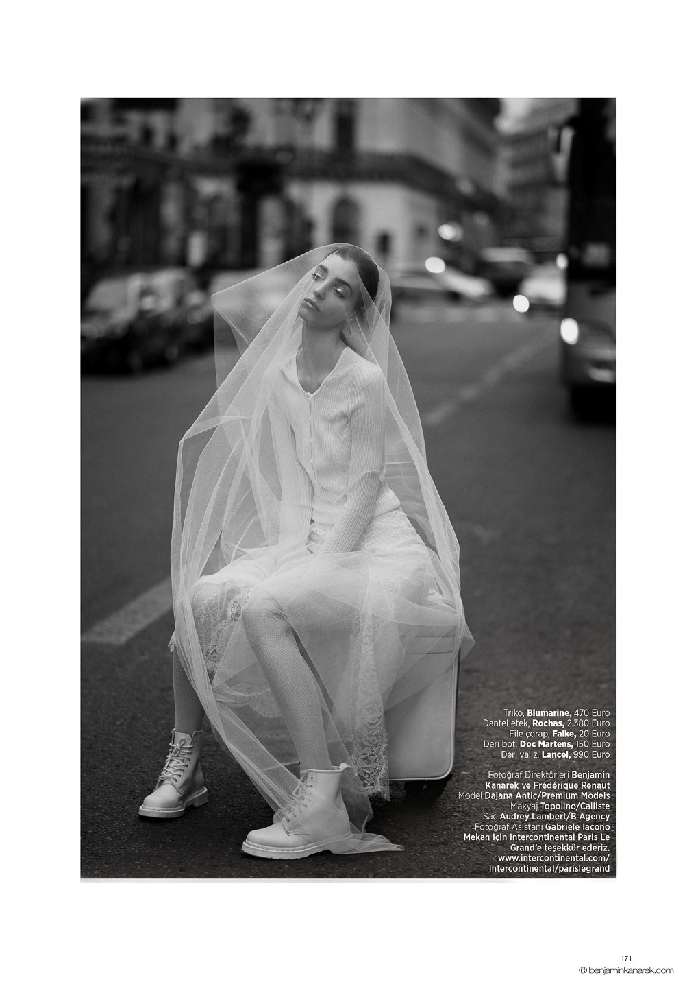 婚紗照就這樣拍吧！土耳其版《Harper’s Bazaar》位我們展示街頭時髦婚紗照 9