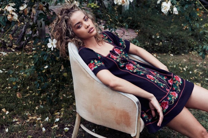 Jasmine Sanders Poses in Easy Summer Outfits from Free People 2
