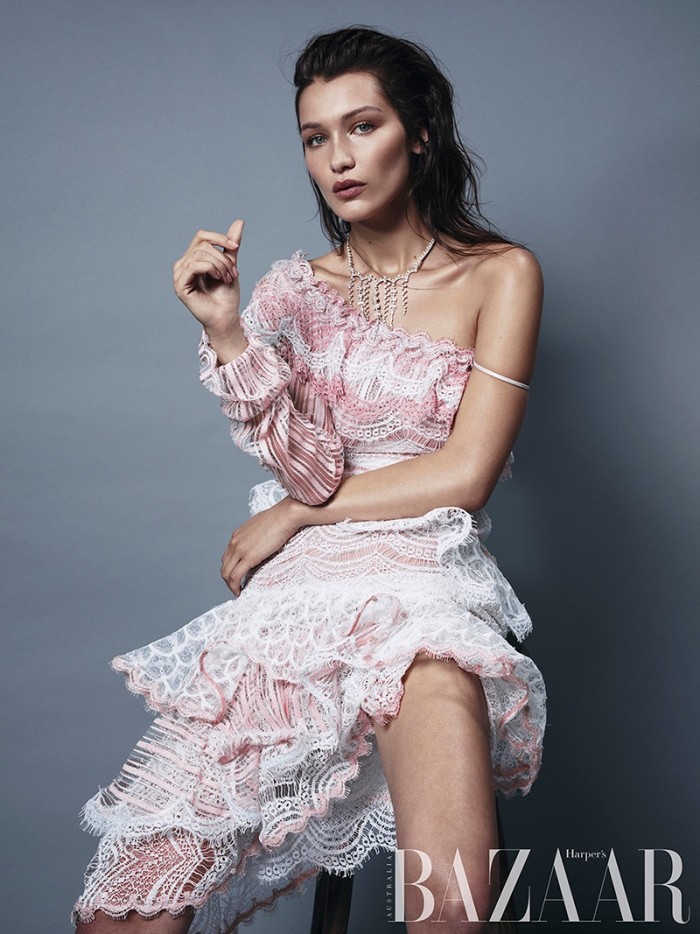 Bella Hadid sensuelle pour Harper's Bazaar 5