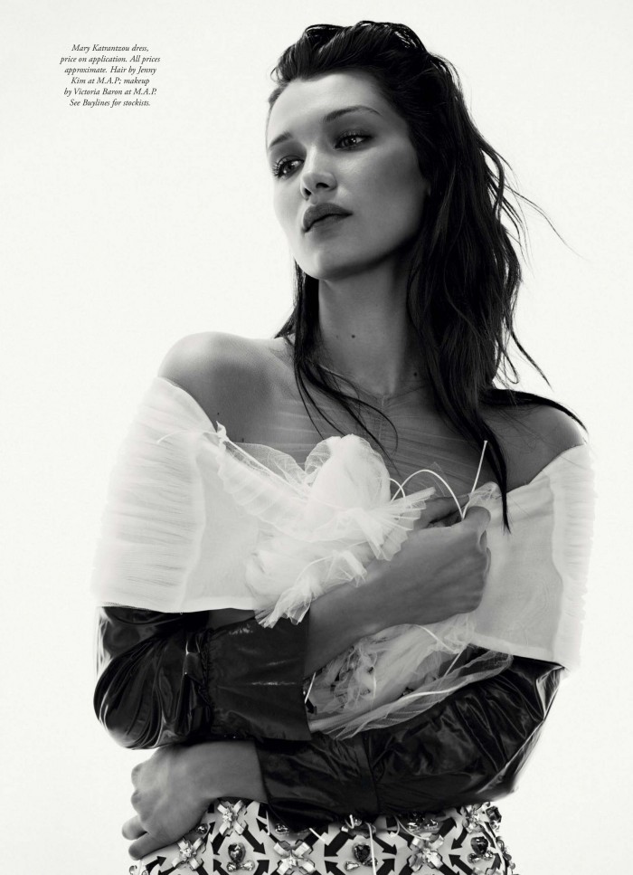Bella Hadid sensuelle pour Harper's Bazaar 14