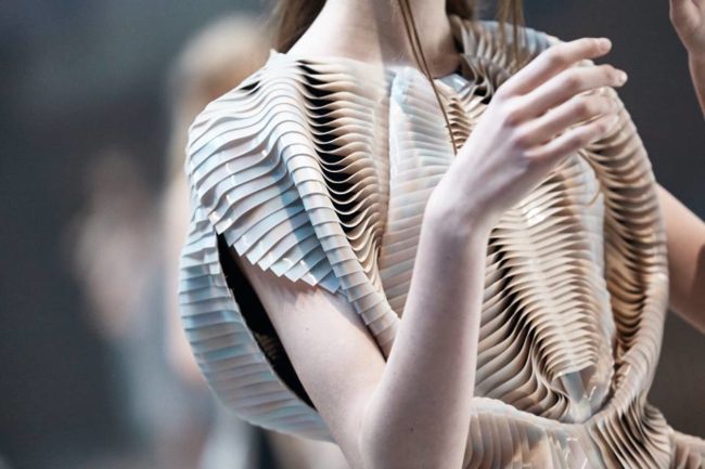 Iris van Herpen Seijaku collection , the creative process of making two Couture dresses. 9