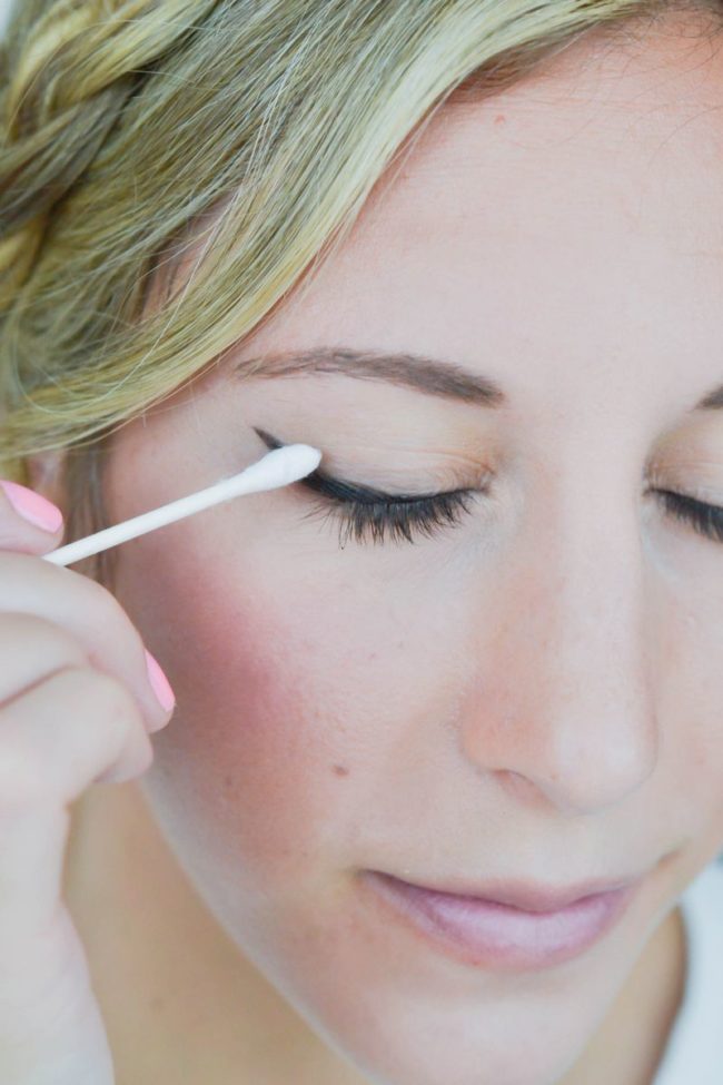 6 Steps to the Perfect Cat Eye 7