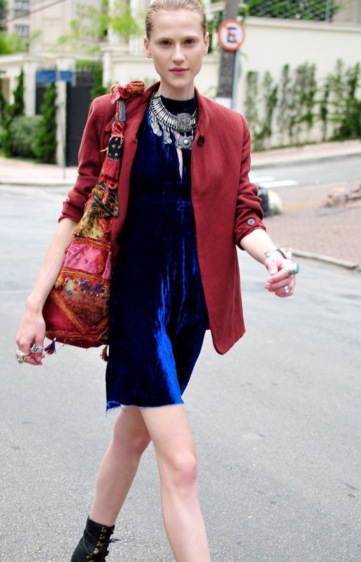 blue_velvet_dress-street-stylefashion-bloggers-wearing-velvet-streetstyle-nyc-nolita