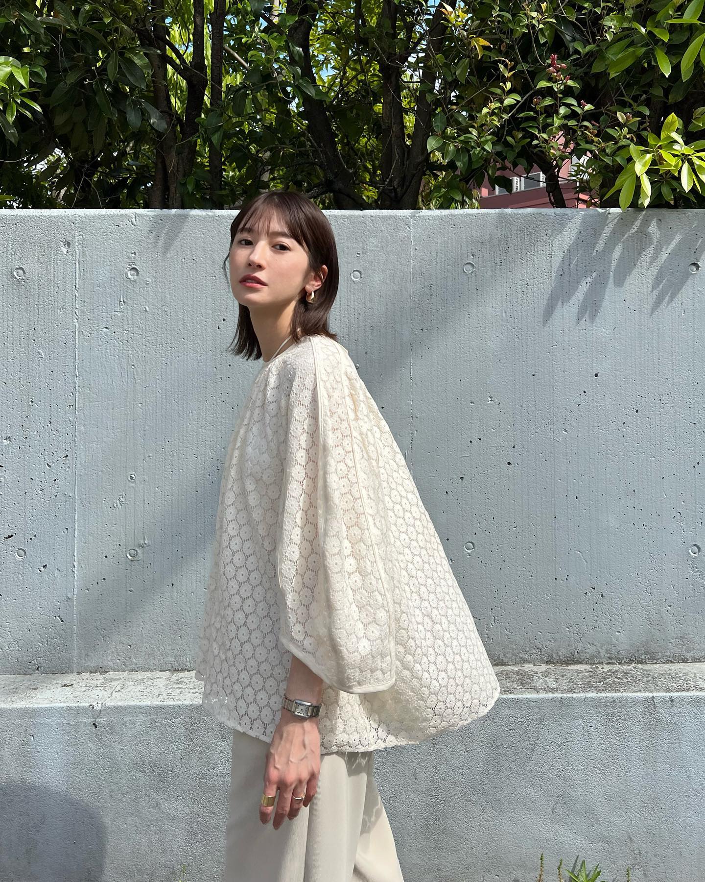 寬大衣著在她身上就是合理，讓日本潮模「松本惠奈」示範158cm 怎麼穿- The Femin