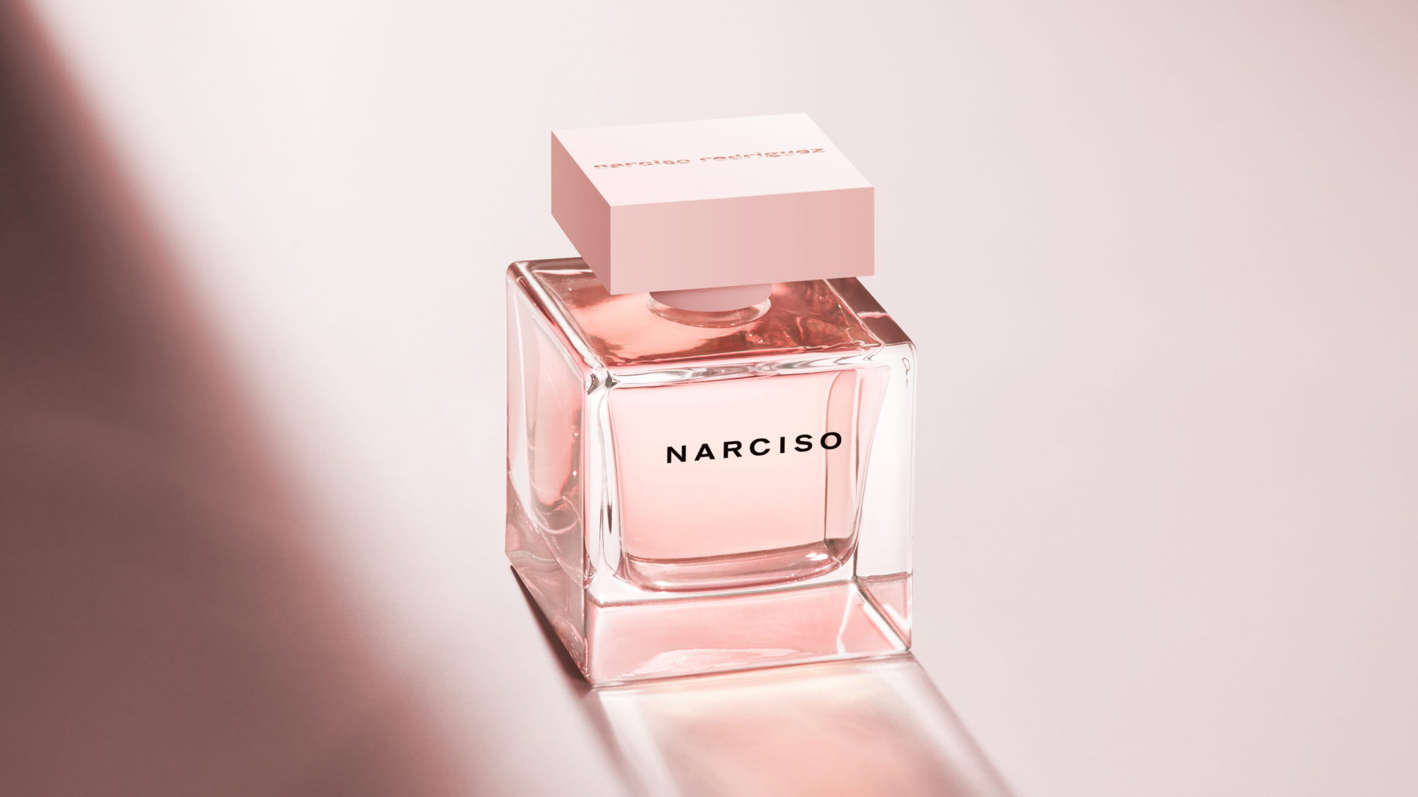 揭開玫瑰與麝香調的雋永篇章 Narciso Rodriguez 薔薇水晶淡香精 The Femin