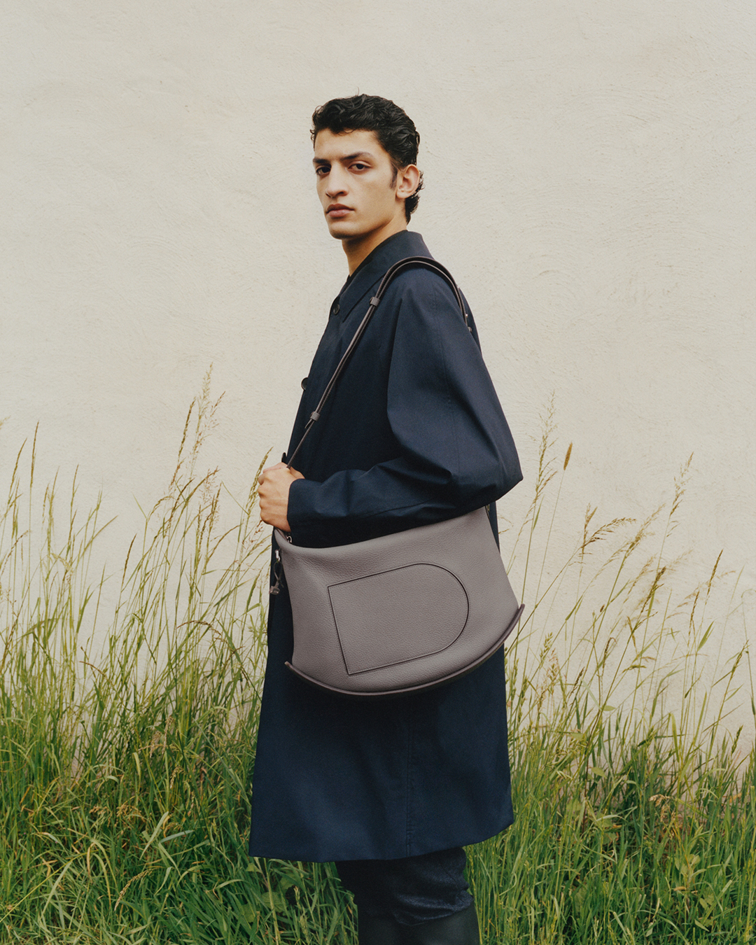 Pin Xl 裝得下優雅、也裝得下所有外出物品,Delvaux 捎來新款 Pin Swing XL - The Femin