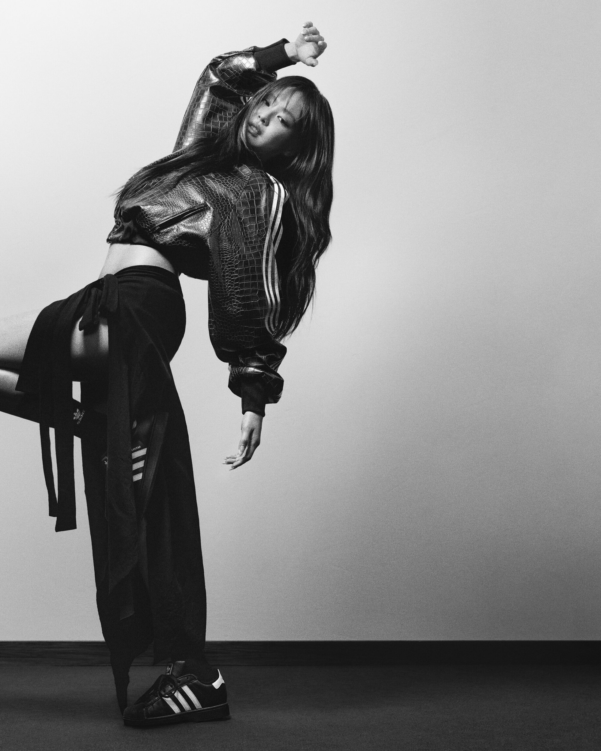 Jennie Kendall Jenner 聯手演繹 a 情境示意